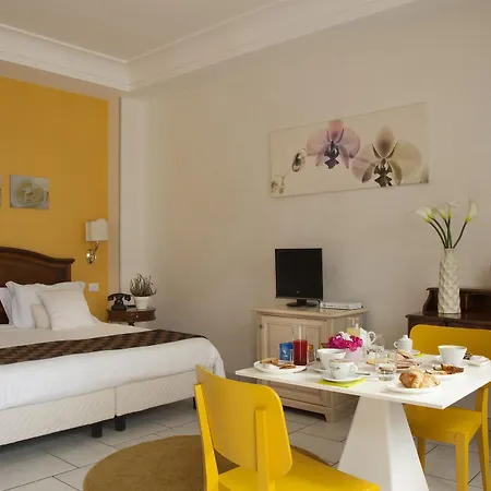 Andris Hotel 3*