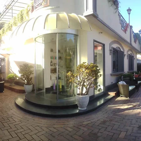 Andris Hotel