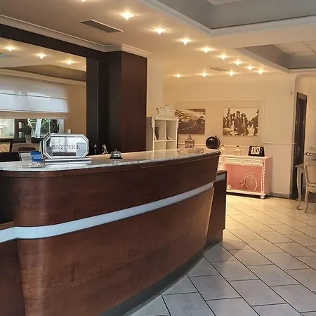 Andris Отель Эрколано