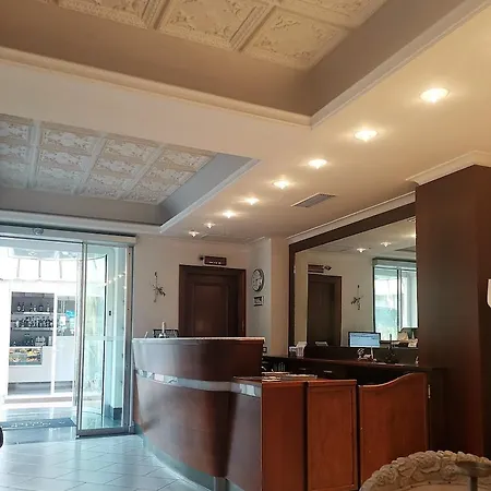 Andris Отель Эрколано